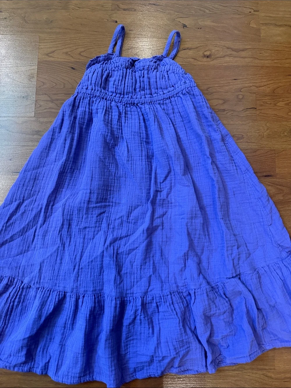 Beautiful Gap dress size S with adjustable straps.